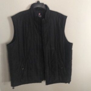 Chaps Brand Sleeveless, Down Padded Black Jacket Extra Large Size.